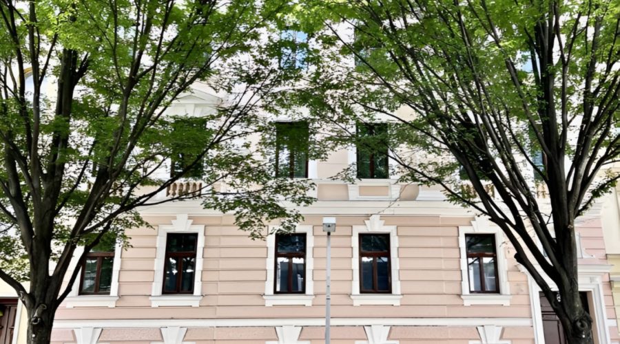 Klassisches Mittelzinshaus kompletter Leerstand und bewilligtem Dachgeschoss-Ausbau